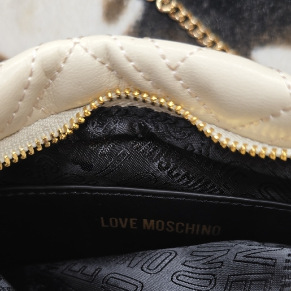 Love Moschino Cream Quilted Crossbody Bag with Gold Chain - Picture 8 of 8